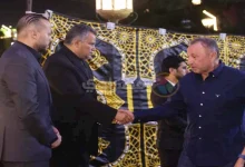 صورة حضور الخطيب ورئيس الاتحاد الدولي لليد.. 15 صورة من عزاء عمة عضو مجلس إ