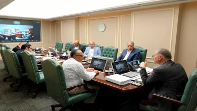 صورة وزير البترول يتابع إجراءات العثور على المفقودين بحادث البارج البحري