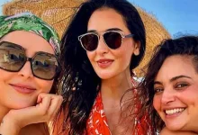 صورة بإطلالة جريئة.. عائشة بن أحمد تستمتع بإجازة الصيف مع صديقاتها (صور)