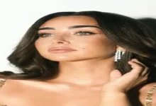 صورة هنا الزاهد تخطف الأنظار بإطلالة ذهبية
