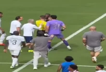 صورة 10 صور لخناقة ياسين بونو حارس الهلال مع حكم مباراة فلومينينسي