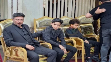 صورة بالصور.. رضا البحراوي ومطربي المهرجانات يقدمون واجب العزاء في أحمد عام