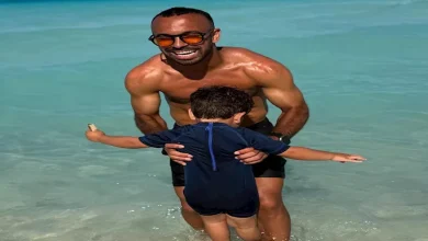 صورة 7 صور لمحمد مجدي أفشة في المصيف مع ابنه