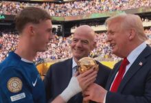 صورة بالمر يتسلم جائزة أفضل لاعب من الرئيس الأمريكي ورئيس الفيفا  أخبار السعودية