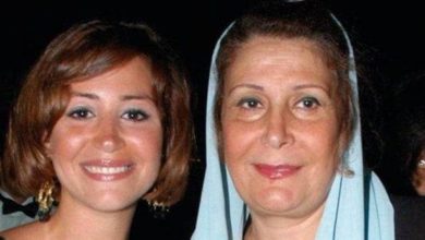 صورة «بعد شائعات وفاتها».. منة شلبي لـ «عكاظ»: حالة والدتي جيدة وتمارس حياتها الطبيعية  أخبار السعودية