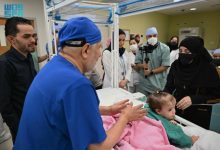 صورة بدء عملية فصل التوأم المُلتصق السوري «سيلين وإيلين» بمستشفى الملك عبدالله التخصصي للأطفال في الرياض  أخبار السعودية