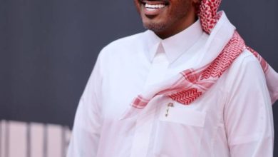 صورة المخرج أسامة الخريجي لـ«عكاظ»: «سوار» يجسد قضية تبديل المواليد في عمل سينمائي سعودي إنساني  أخبار السعودية