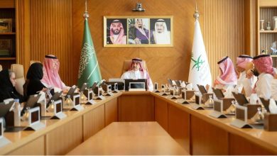 صورة وزير الإعلام والرئيس التنفيذي لـ«SRMG» يناقشان مستجدات نقل المسابقات الرياضية السعودية  أخبار السعودية