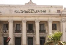 صورة زوج يطعن زوجته في المحكمة.. ما السبب ؟  أخبار السعودية