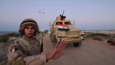 صورة لابيد يطالب بتدخل مصر لإدارة قطاع غزة