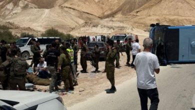صورة إصابة 10 جنود إسرائيليين بانقلاب حافلة قرب مستوطنة “معاليه أدوميم”