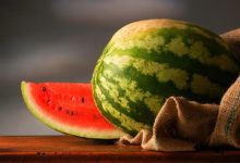 صورة خبير تغذية دولي يحذر: لا تقطع البطيخ قبل غسله جيدا!