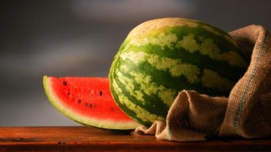 صورة خبير تغذية دولي يحذر: لا تقطع البطيخ قبل غسله جيدا!