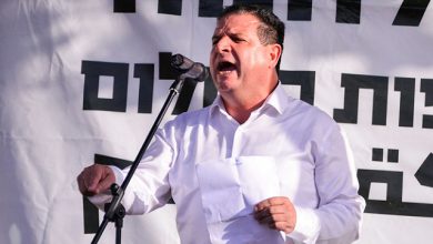 صورة الكنيست يصوّت على إقصاء النائب أيمن عودة دون أغلبية كافية لتمرير المقترح