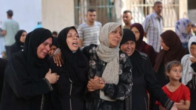 صورة نساء غزة يروين قصص النزوح في الخيام والجوع القاتل