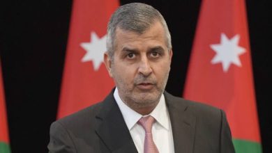 صورة | وزير الطاقة: دراسة لرفع قدرة خط الكهرباء الأردني السوري إلى 300 ميجا