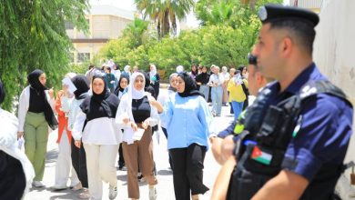 صورة | فيديو  طلبة توجيهي الاقتصاد المنزلي والزراعي يشكون من صعوبة امتحان الأحياء.. ورقة الاسئلة
