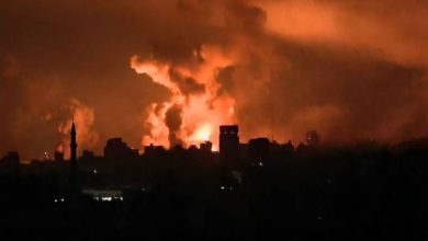 صورة | مصادر فلسطينية: 15 شهيدا بينهم أطفال في قصف على خيام النازحين بمواصي خان يونس