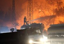 صورة | سانا: رجال الإطفاء يكافحون النيران رغم الظلام لإنقاذ الغابات والقرى في اللاذقية