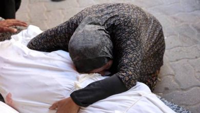 صورة | مصادر فلسطينية: الاحتلال يستهدف خيمة للنازحين وعيادة ومنازل في عدة مناطق من غزة