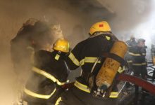 صورة | بالفيديو والصور.. الدفاع المدني يخمد حريقاً في سوق شعبي بمساحة 5000 متر في عمّان