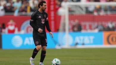 صورة | ميسي بين الهلال والأهلي.. جدل لا ينتهي وظلم يلوّح في الأفق!