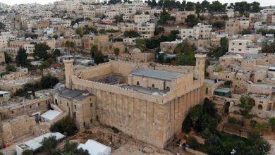 صورة | إعلام عبري: الجيش يقرر سحب كافة صلاحيات بلدية الخليل المتعلقة بالحرم الإبراهيمي