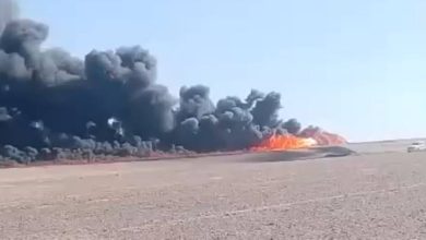 صورة | وفاة سائق في حريق صهريج نفط على الطريق الصحراوي في الجفر