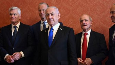 صورة | البيت الأبيض: نتنياهو أقر لترمب بأن استهداف الكنيسة في غزة كان “خطأ”