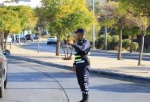 صورة | إدارة السير: تنويه للسائقين بسبب انقلاب مركبة على جسر المدينة الرياضية في عمَان