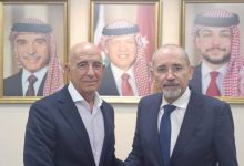 صورة | الصفدي والمبعوث الأمريكي الخاص إلى سوريا يبحثان تثبيت وقف إطلاق النار في السويداء