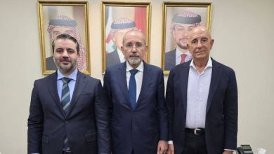 صورة | الصفدي ونظيره السوري والمبعوث الأمريكي يتفقون على خطوات تستهدف دعم سوريا في تنفيذ اتفاق السويداء