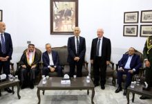 صورة | مندوبا عن الملك وولي العهد .. العيسوي يعزي آل سليمان