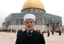 صورة | الاحتلال يُسلّم مفتي القدس قرارا بالإبعاد عن المسجد الأقصى لمدة أسبوع قابل للتجديد