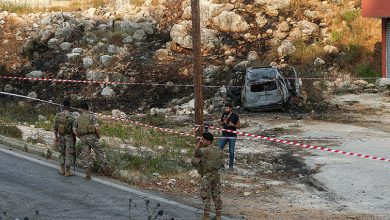 صورة شهيد في غارة إسرائيلية على دراجة نارية جنوبي لبنان