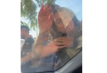 صورة مستوطنون يعتدون على النائب عودة خلال مظاهرة ضد الحرب على غزة وسط اسرائيل
