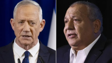 صورة زلزال سياسي يضرب إسرائيل.. أيزنكوت ينسحب بشكل مُفاجئ من حزب “غانتس”