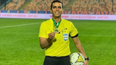صورة ثلاثة حكام مغاربة يمثلون التحكيم المغربي في نهائيات كأس العالم لأقل من 20 سنة