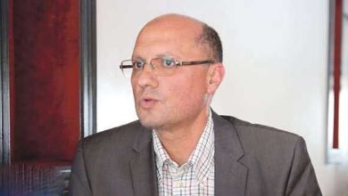 صورة اليماني ينتقد تجميد الحكومة للتعويضات الطبية ويعتبره « واقعة » تكذب « شعار » تعميم التغطية الصحية