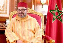 صورة الملك يهنئ أعضاء المنتخب النسوي لكرة القدم على المسيرة المتألقة في كأس أمم إفريقيا للسيدات