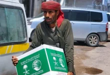 صورة مركز الملك سلمان للإغاثة يوزّع 1,350 كرتونًا من التمر في مديرية صالة بتعز