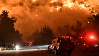 صورة انحسار الحرائق في اليونان وسط استمرار جهود الإطفاء
