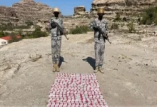 صورة دوريات الأفواج الأمنية بجازان تُحبط تهريب 20,400 قرص خاضع للتداول الطبي