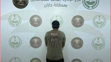 صورة القبض على مخالف لنظام أمن الحدود لترويجه الإمفيتامين في جازان