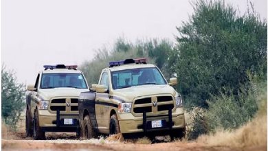 صورة «الأمن البيئي» تضبط مواطنًا لإشعاله النار في أراضي الغطاء النباتي بمحمية طويق الطبيعية