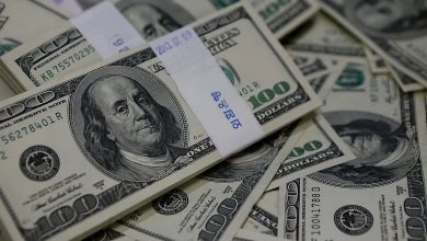 صورة الدولار يستقر قرب أدنى مستوياته في 3 سنوات ونصف