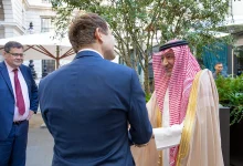 صورة نائب وزير الخارجية يستعرض العلاقات الثنائية مع وزير الدولة البريطاني لشؤون الشرق الأوسط وشمال أفريقيا