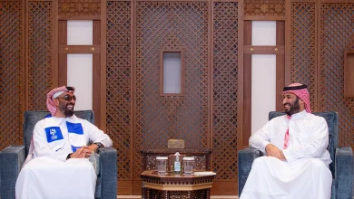 صورة ولي العهد ونائب حاكم إمارة أبوظبي مستشار الأمن الوطني بالإمارات يستعرضان علاقات التعاون