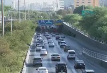 صورة بالفيديو.. إنسيابية الحركة المرورية على طريق الملك فهد بالرياض