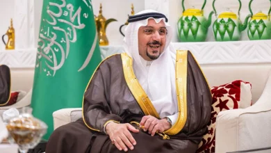 صورة أمير القصيم يزور مقصورة السويلم التراثية في البكيرية
